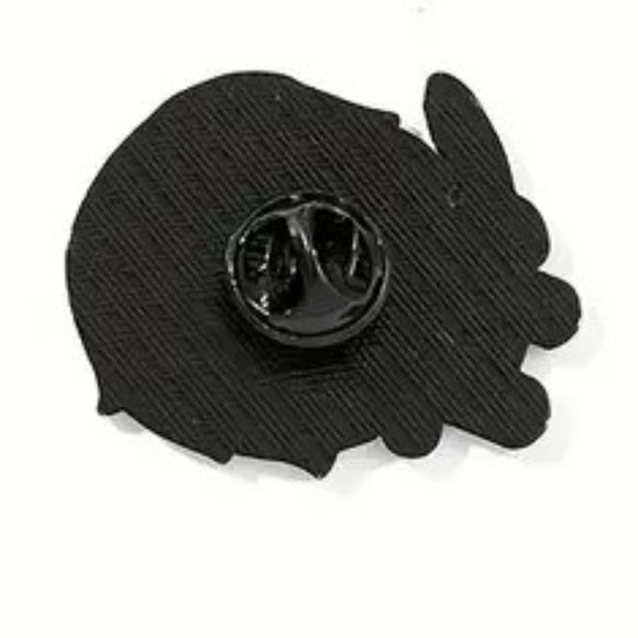 Chucky Pin Enamel Childs Play Horror Cartoon Metal Scary Movie Charm Chainsaw - Picture 2 of 4